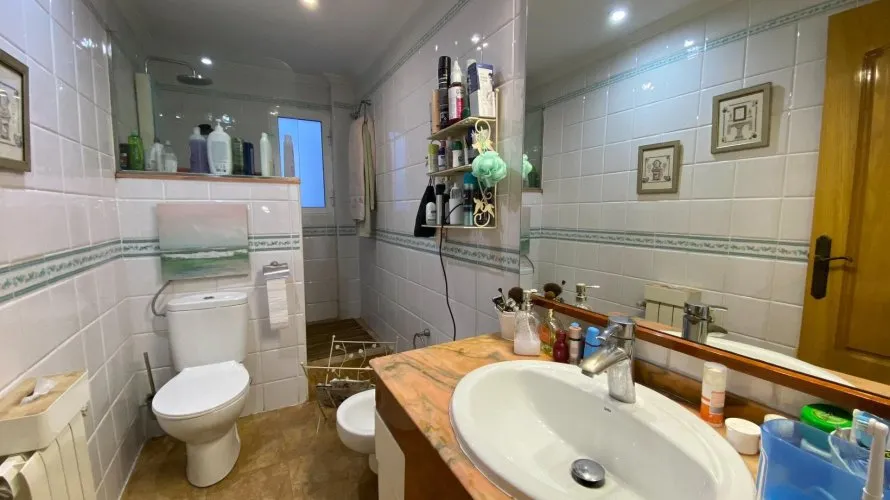 Apartamento de 4 dormitorios en Alicante, Spain No. 689 № 14