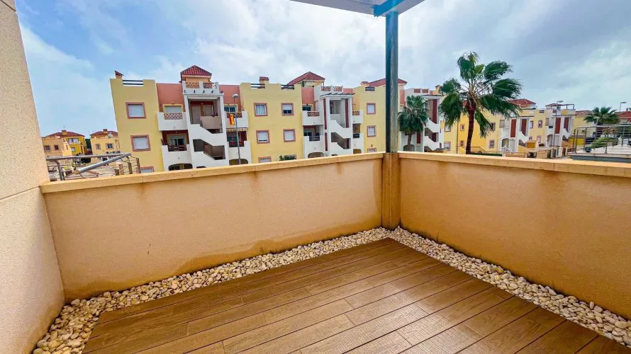 Villa de 5 dormitorios en La Zenia, Spain No. 1270