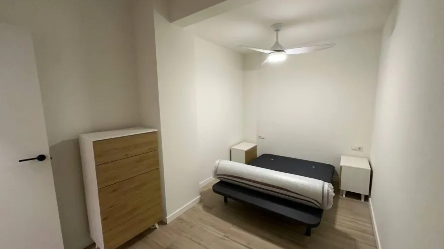 Apartamento de 2 dormitorios en Alicante, Spain No. 1092 № 4