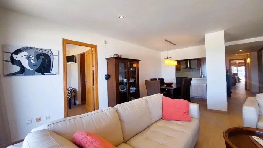 Apartamento de 4 dormitorios en Torrevieja, Spain No. 561 № 8