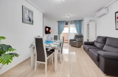 Apartamento de 2 dormitorios en Torrevieja, Spain No. 1365