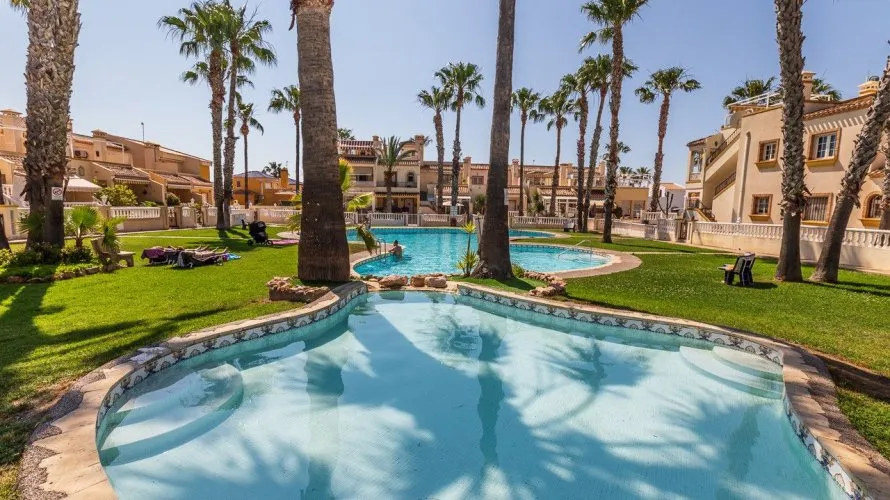 Apartamento de 73m² en Playa Flamenca II, Spain No. 1099 № 2