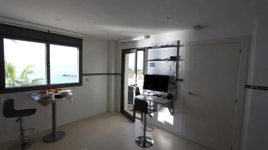 Apartamento de 260m² en El Mascarat, Spain No. 914 № 4
