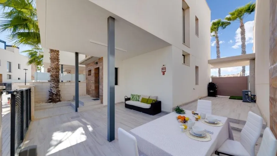 Villa de 3 dormitorios en La Zenia, Spain No. 247 № 23