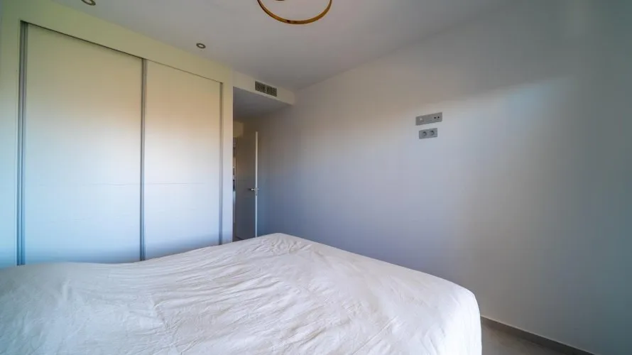 Apartamento de 2 dormitorios en Benidorm, Spain No. 919 № 10