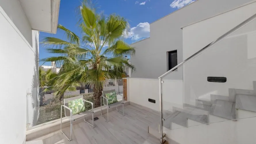 Villa de 3 dormitorios en La Zenia, Spain No. 247 № 10