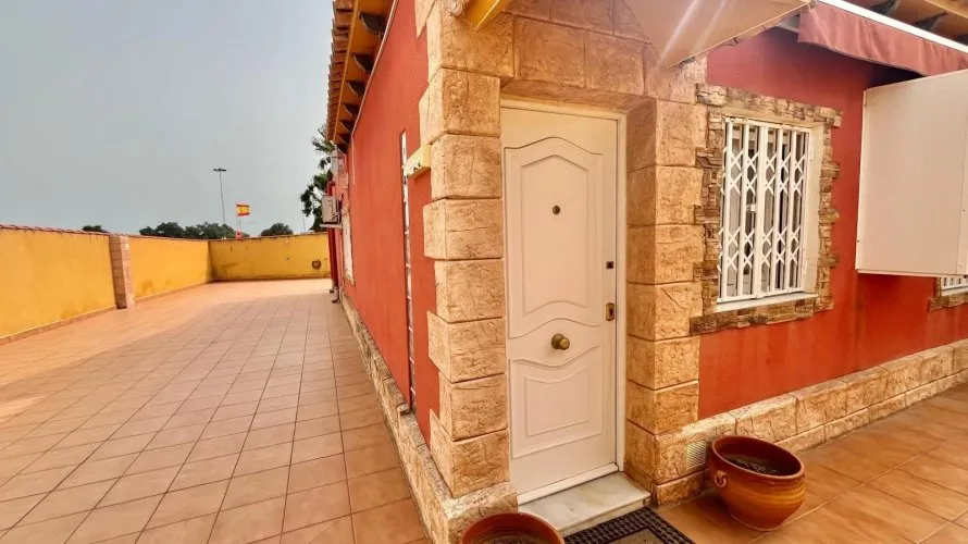 Apartamento de 2 dormitorios en Torrevieja, Spain No. 1056 № 4