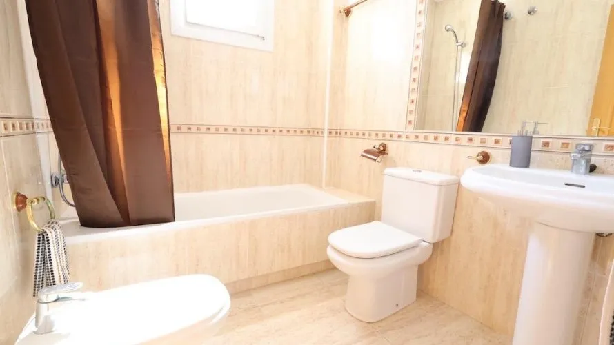 Сasa de 3 dormitorios en Cabo Roig, Spain No. 1410 № 10