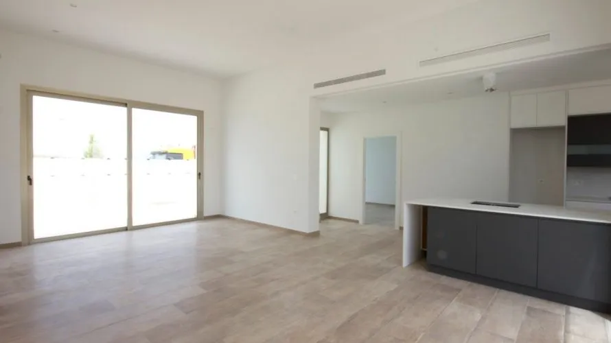 Apartamento de 3 dormitorios en El Campello, Spain No. 341