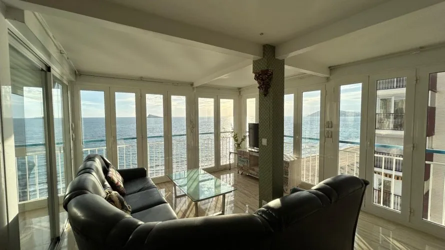 Apartamento de 2 dormitorios en Benidorm, Spain No. 652 № 1
