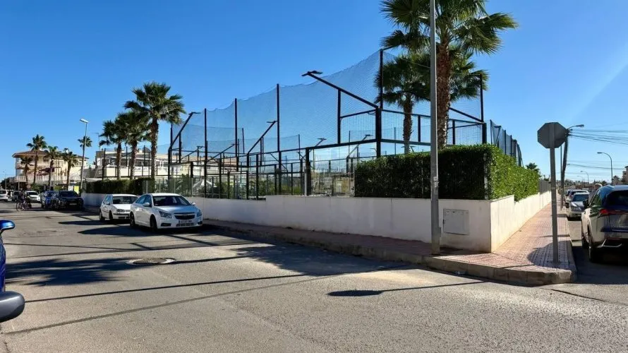 Villa de 4 dormitorios en Playa Flamenca II, Spain No. 169 № 20