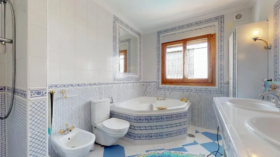 Villa de 7 dormitorios en Maryvilla, Spain No. 397 № 23