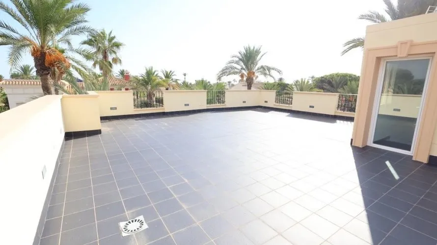 Apartamento de 4 dormitorios en Cabo Roig, Spain No. 846 № 24