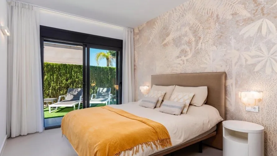 Villa de 4 dormitorios en Campoamor, Spain No. 662 № 28