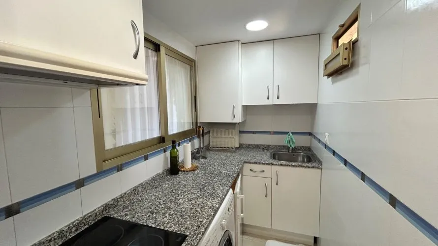 Apartamento de 1 dormitorio en Benidorm, Spain No. 860 № 2