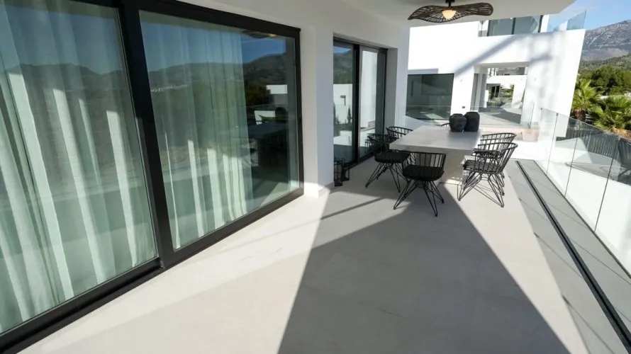 Villa de 3 dormitorios en Polop, Spain No. 403 № 2