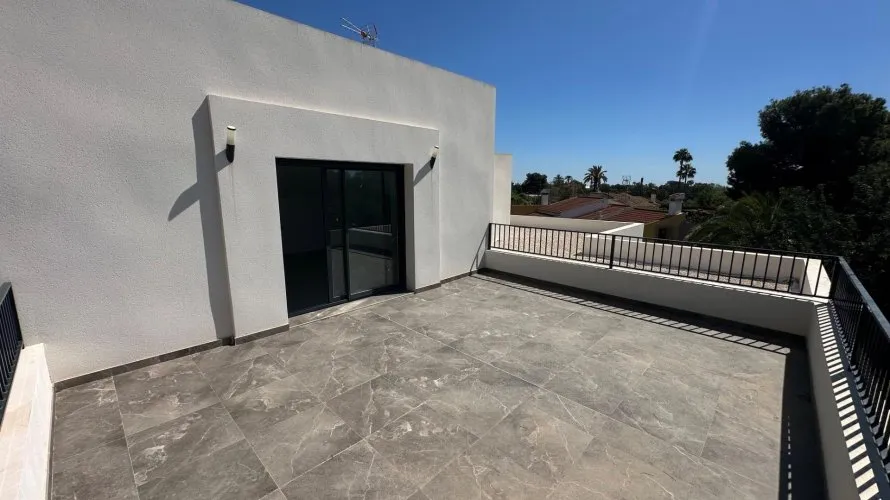 Villa de 5 dormitorios en San Vicente del Raspeig, Spain No. 1106