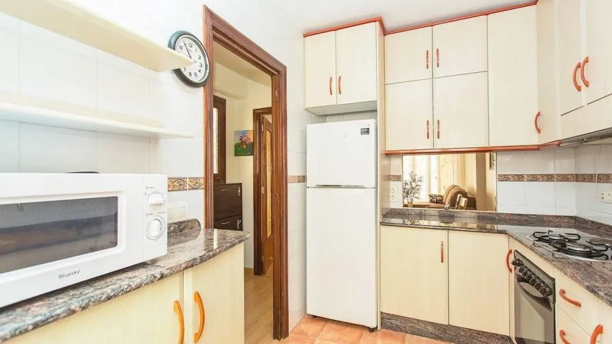 Apartamento de 3 dormitorios en Torrevieja, Spain No. 240 № 1