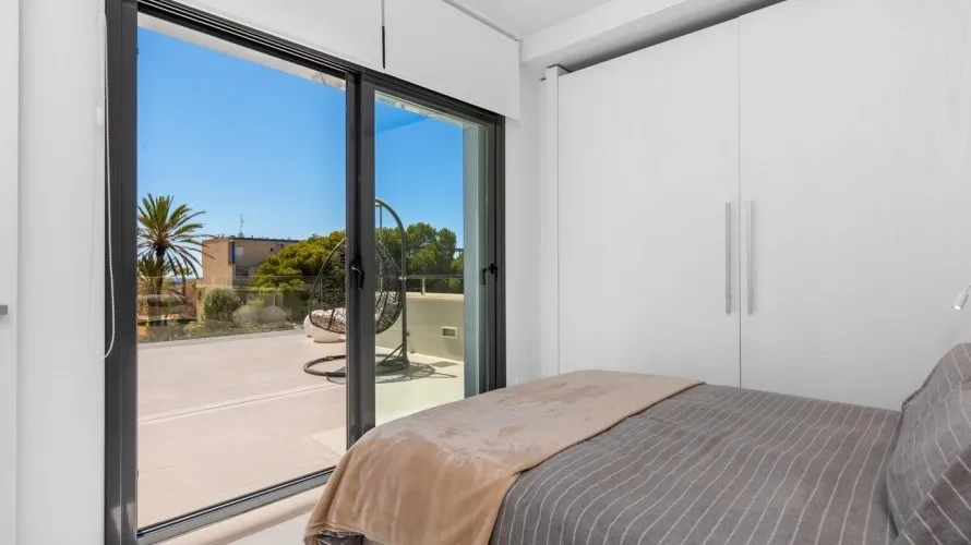 Villa de 4 dormitorios en Campoamor, Spain No. 662 № 20
