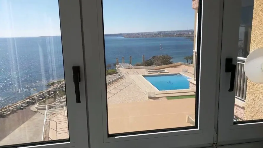 Apartamento de 4 dormitorios en Torrevieja, Spain No. 118 № 3