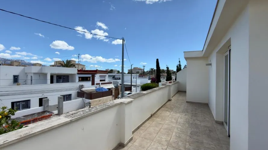 Сasa de 4 dormitorios en Albir, Spain No. 1165 № 3