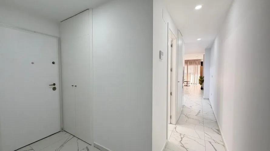 Apartamento de 2 dormitorios en Torrevieja, Spain No. 1000 № 24
