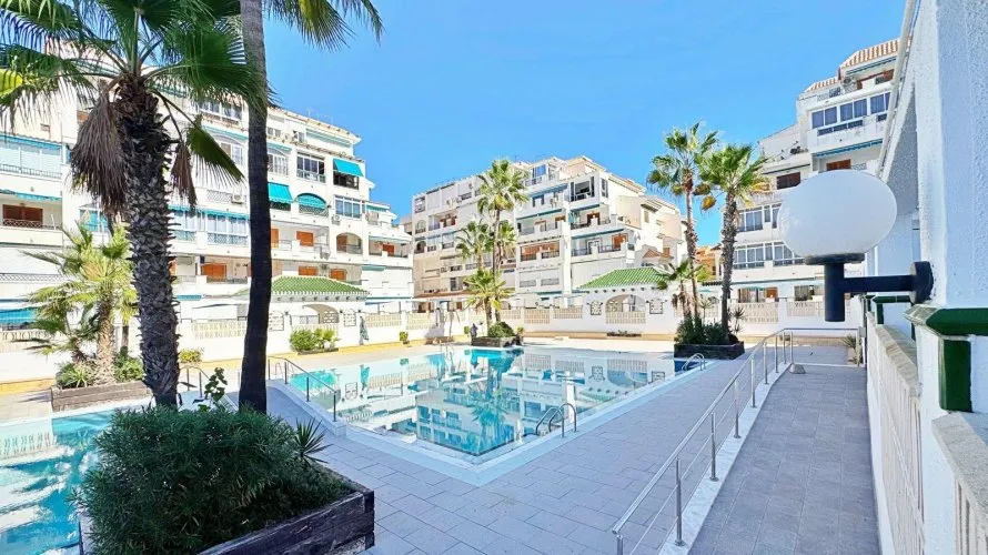 Apartamento de 1 dormitorio en Torrevieja, Spain No. 1021 № 16