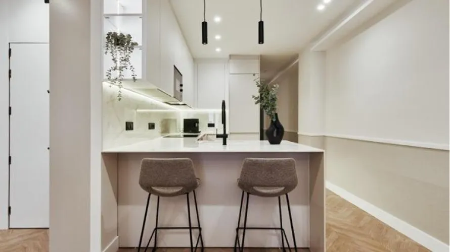 Apartamento de 3 dormitorios en Madrid, Spain No. 801 № 3