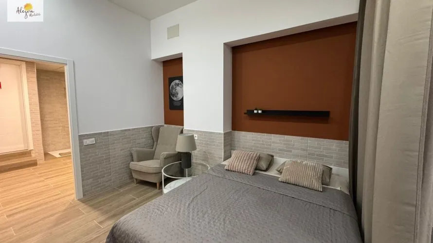 Apartamento de 1 dormitorio en Valencia, Spain No. 815 № 1