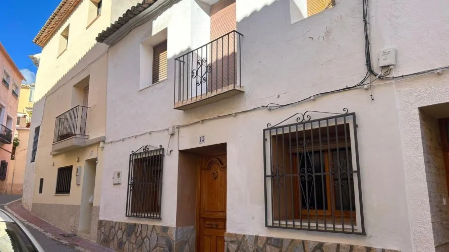 Сasa de 3 dormitorios en Polop, Spain No. 944