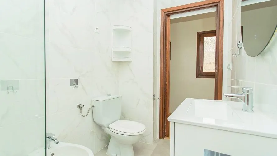 Apartamento de 3 dormitorios en Torrevieja, Spain No. 240 № 2