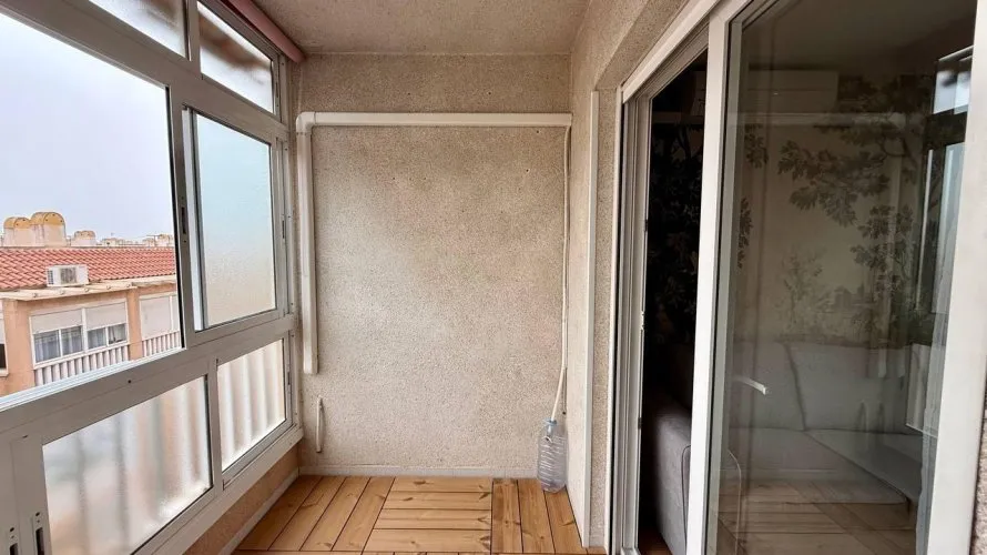 Apartamento de 2 dormitorios en Torrevieja, Spain No. 1012 № 21