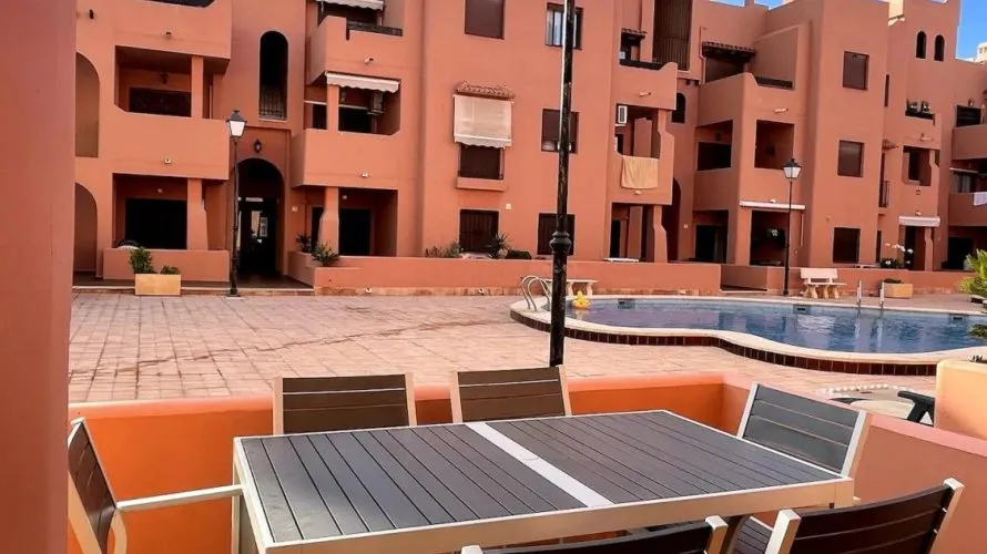Apartamento de 2 dormitorios en Torrevieja, Spain No. 933 № 1