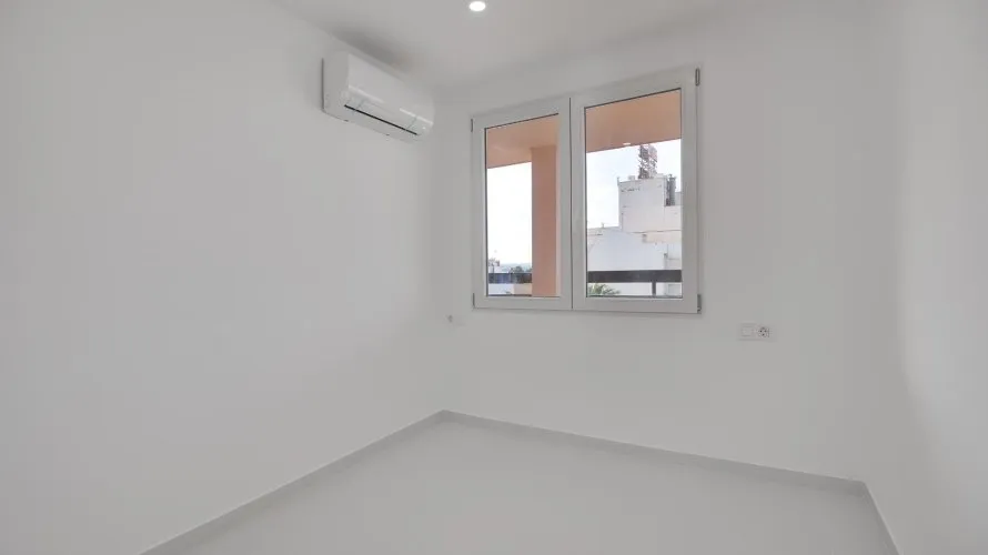 Apartamento de 3 dormitorios en Torrevieja, Spain No. 903 № 26