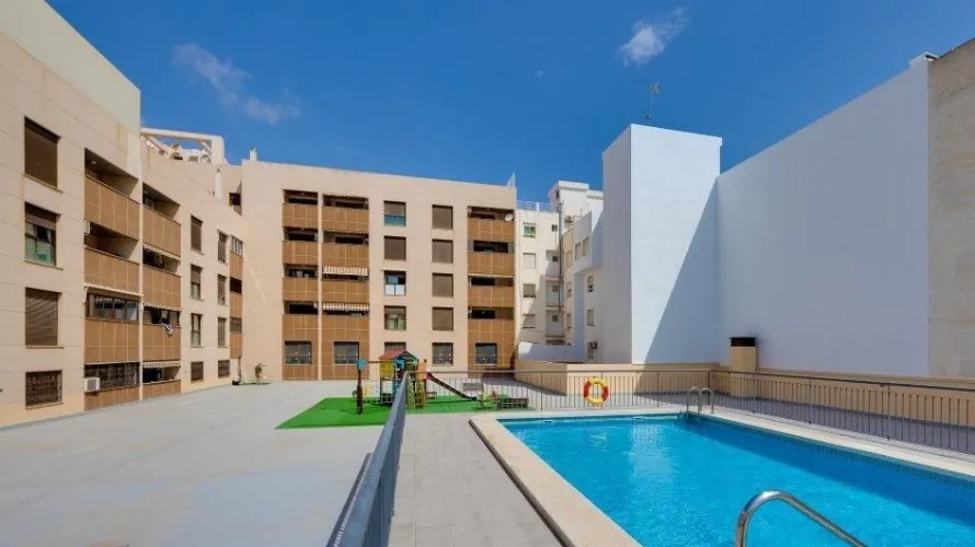 Apartamento de 2 dormitorios en Torrevieja, Spain No. 1365 № 17