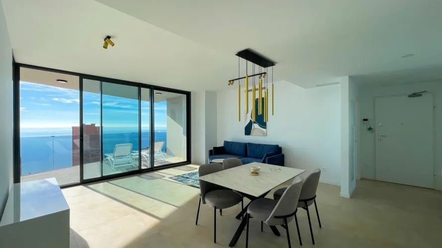 Apartamento de 2 dormitorios en Benidorm, Spain No. 525