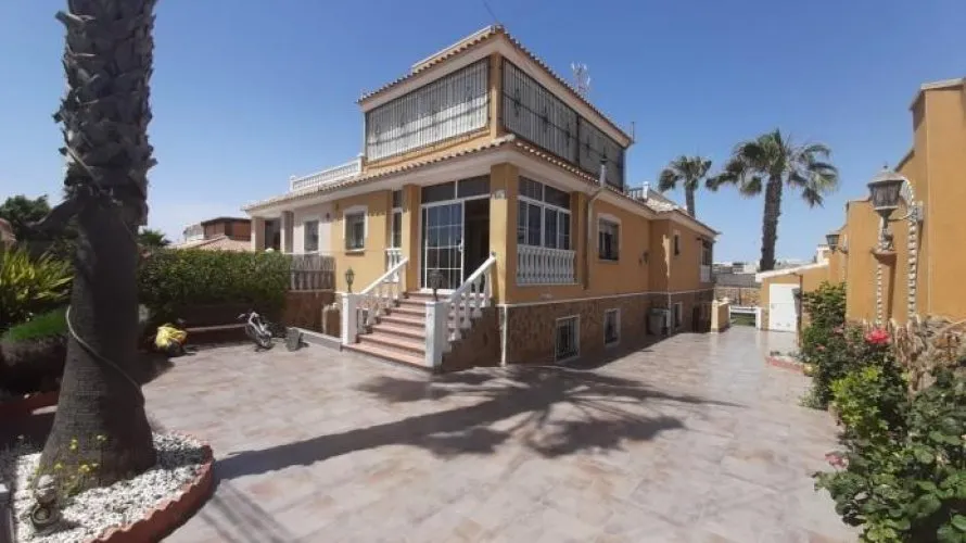 Apartamento de 283m² en Torrevieja, Spain No. 619 № 21