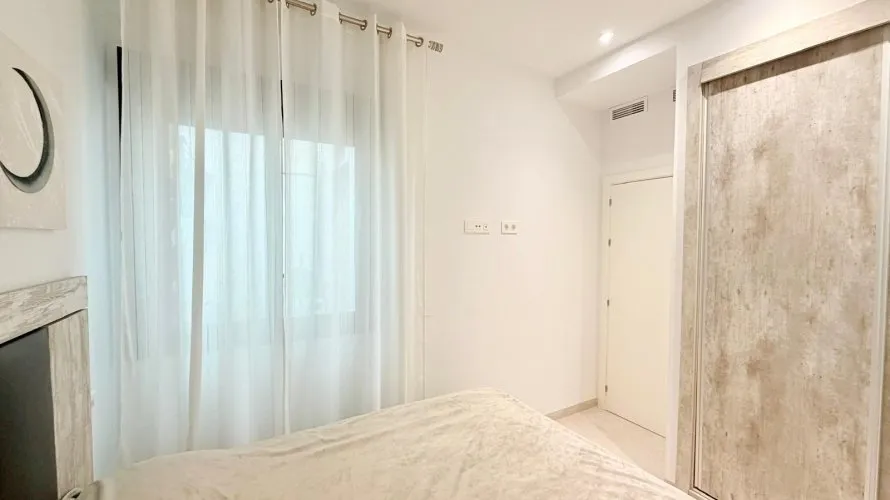 Apartamento de 3 dormitorios en La Florida, Spain No. 1038 № 20