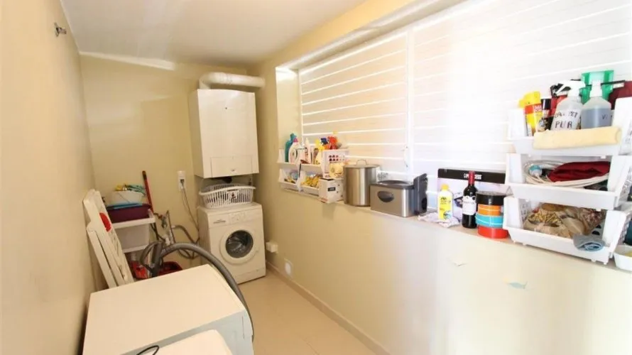 Apartamento de 260m² en El Mascarat, Spain No. 914 № 3