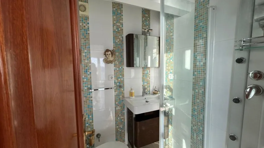Apartamento de 2 dormitorios en Benidorm, Spain No. 652 № 17