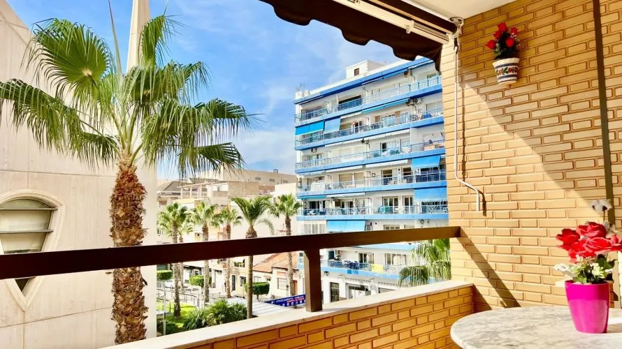 Apartamento de 3 dormitorios en Torrevieja, Spain No. 156 № 20