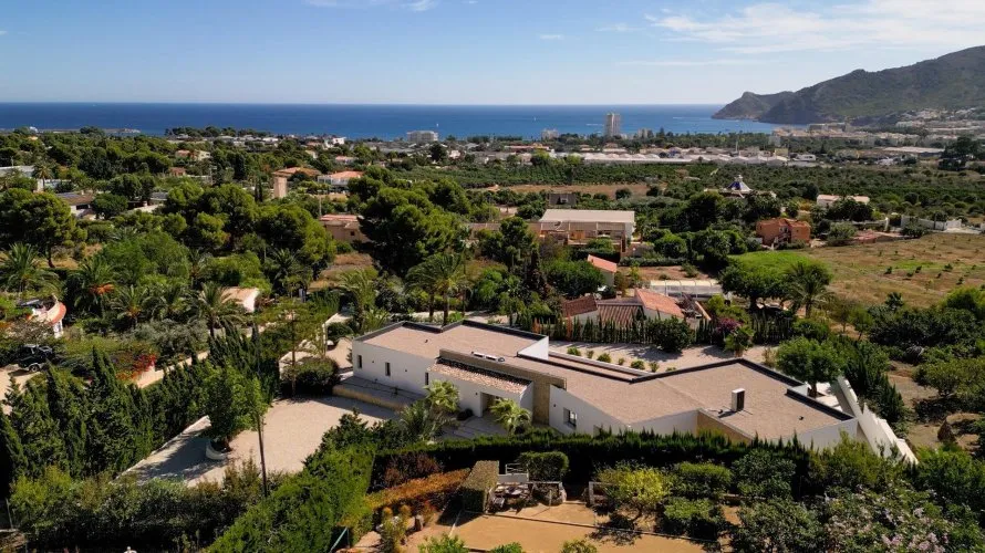 Villa de 4 dormitorios en Altea, Spain No. 491 № 2