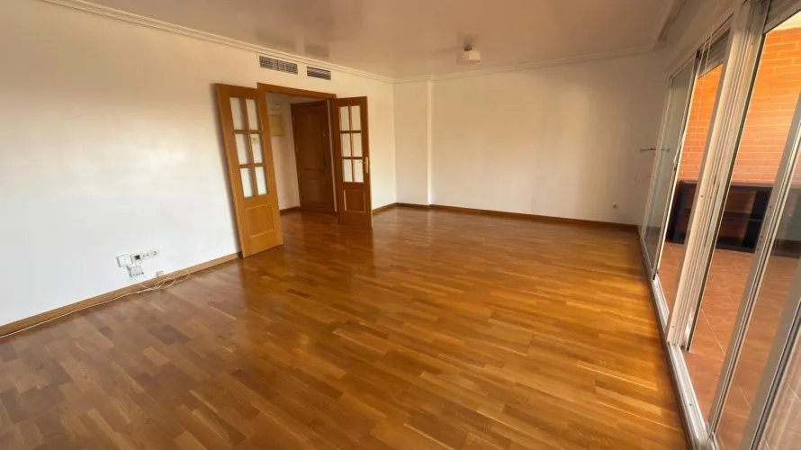 Apartamento de 3 dormitorios en Alicante, Spain No. 126