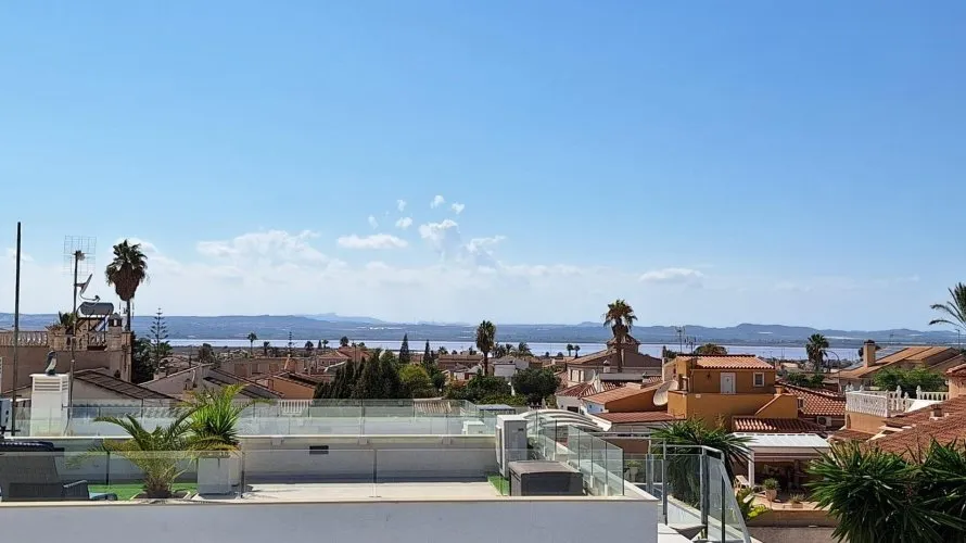 Villa de 106m² en Torrevieja, Spain No. 1284 № 6
