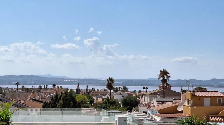 Villa de 106m² en Torrevieja, Spain No. 1284 № 4