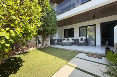 Apartamento de 3 dormitorios en Dehesa De Campoamor, Spain No. 1397