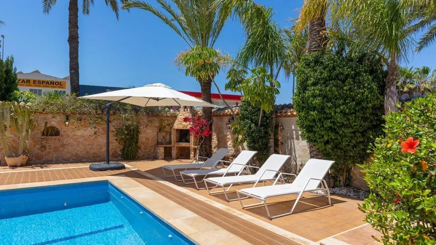 Villa de 4 dormitorios en Alicante, Spain No. 746 № 5