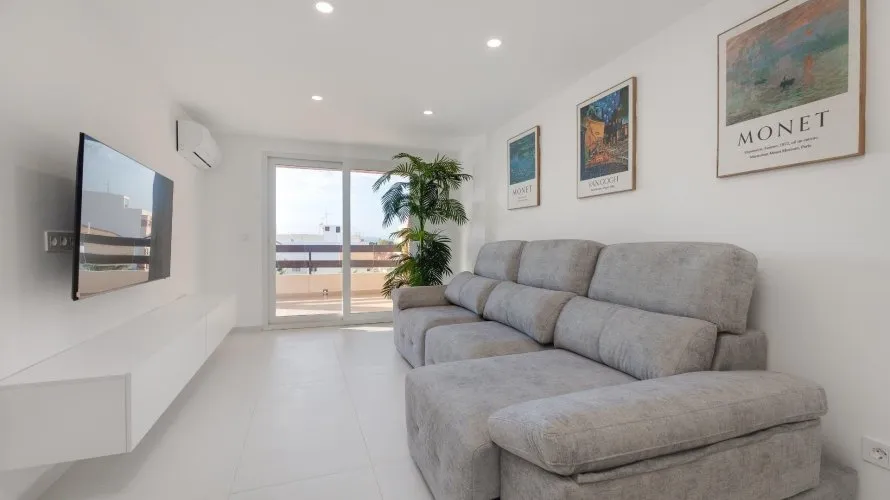 Apartamento de 3 dormitorios en Torrevieja, Spain No. 903 № 2