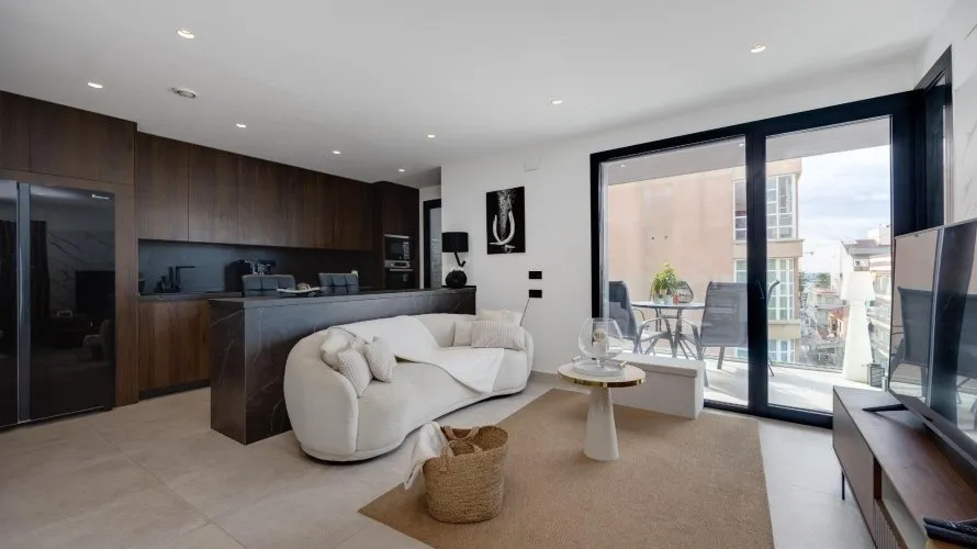 Apartamento de 3 dormitorios en Torrevieja, Spain No. 1392 № 1