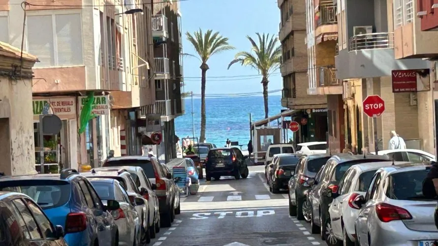 Apartamento de 3 dormitorios en Torrevieja, Spain No. 1105 № 25